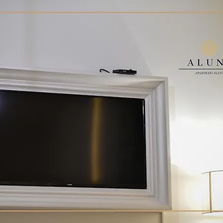 Aluna Lux *